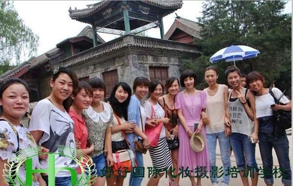 �úÇ��H���y�zӰ��Ӗ�WУУ�L�������պ����������պ�Ӱ����