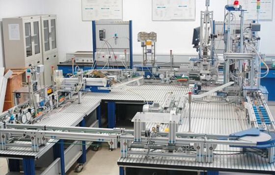 ���όW�A����������ӿƼ���W