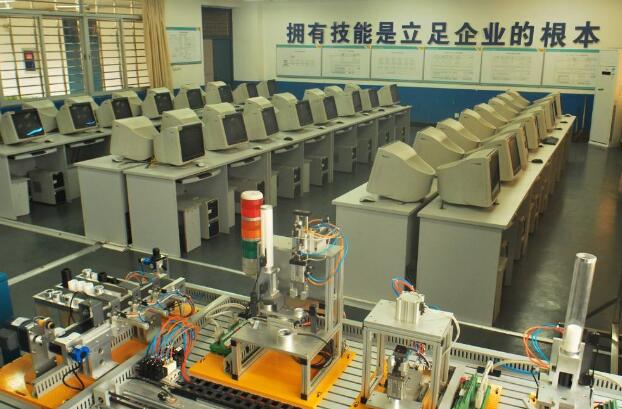 �Ͳ������W(xu��)У�_�O(sh��)�˙C�һ�w�����I(y��)��