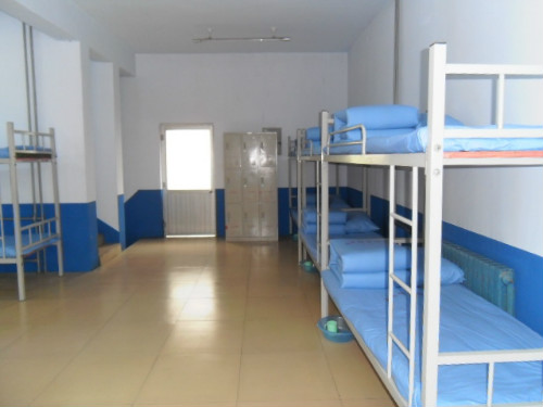 ɽ�|�����ع����̼����W(xu��)У�ھ�C(j��)���I(y��)���W(xu��)��Щ��(n��i)����