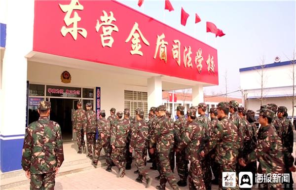 東營(yíng)金盾司法學(xué)校獲得“山東省中華文化促進(jìn)協(xié)會(huì)”先進(jìn)單位榮譽(yù)稱號(hào) 東營(yíng)金盾司法學(xué)校獲得“山東省中華文化促進(jìn)協(xié)會(huì)”先進(jìn)單位榮譽(yù)稱號(hào)