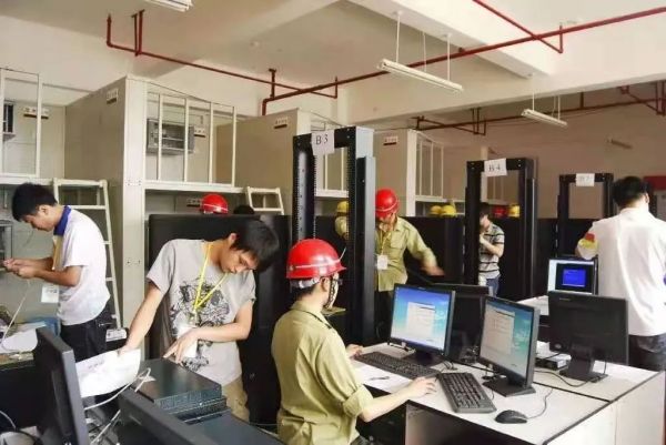 �W(xu��)�������I(y��)�x�����u�����W(xu��)У��