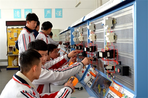 ���u��ʯ���߼�(j��)�����W(xu��)У�_(k��i)�O(sh��)����Щ���I(y��)��