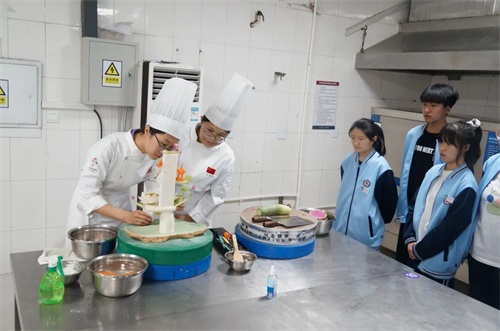 �����`���ƴ�������p�_��(bi��o)��ɽ�|ʡ�H���̘I(y��)�W(xu��)У�_չ��ĩ���������_��(bi��o)���